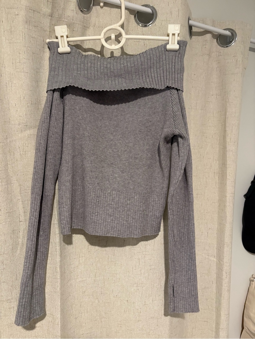 Off-Shoulder Ribbed Knit Sweater - Gray